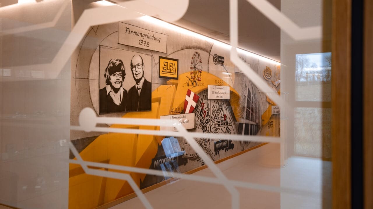 Firmengeschichte als Wandkunstwerk