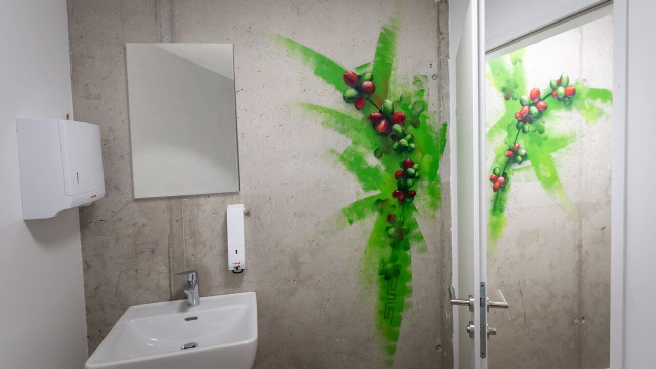 Cafehaus mit Graffiti