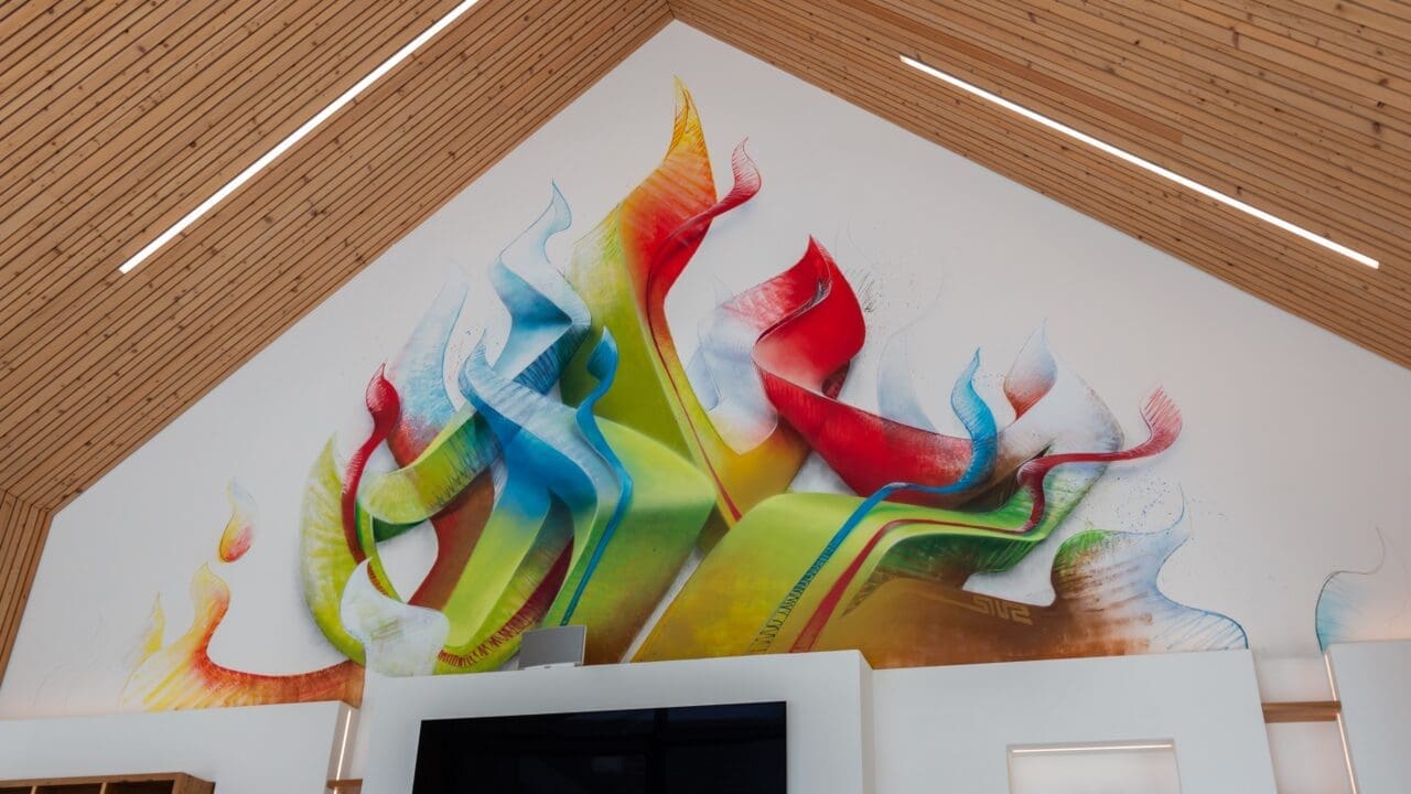 Loft mit Wandkunstwerk