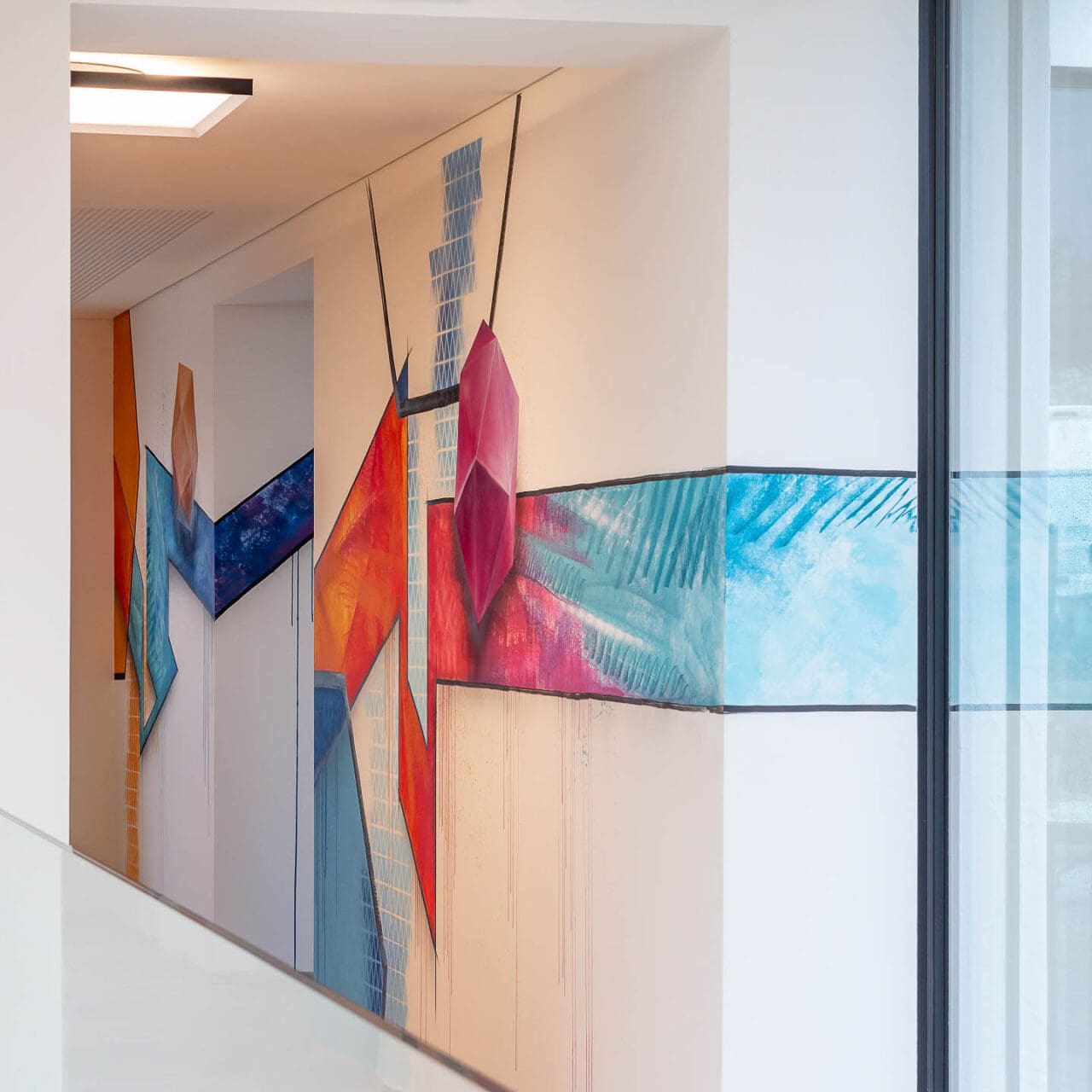 Foyer mit Wandkunstwerk