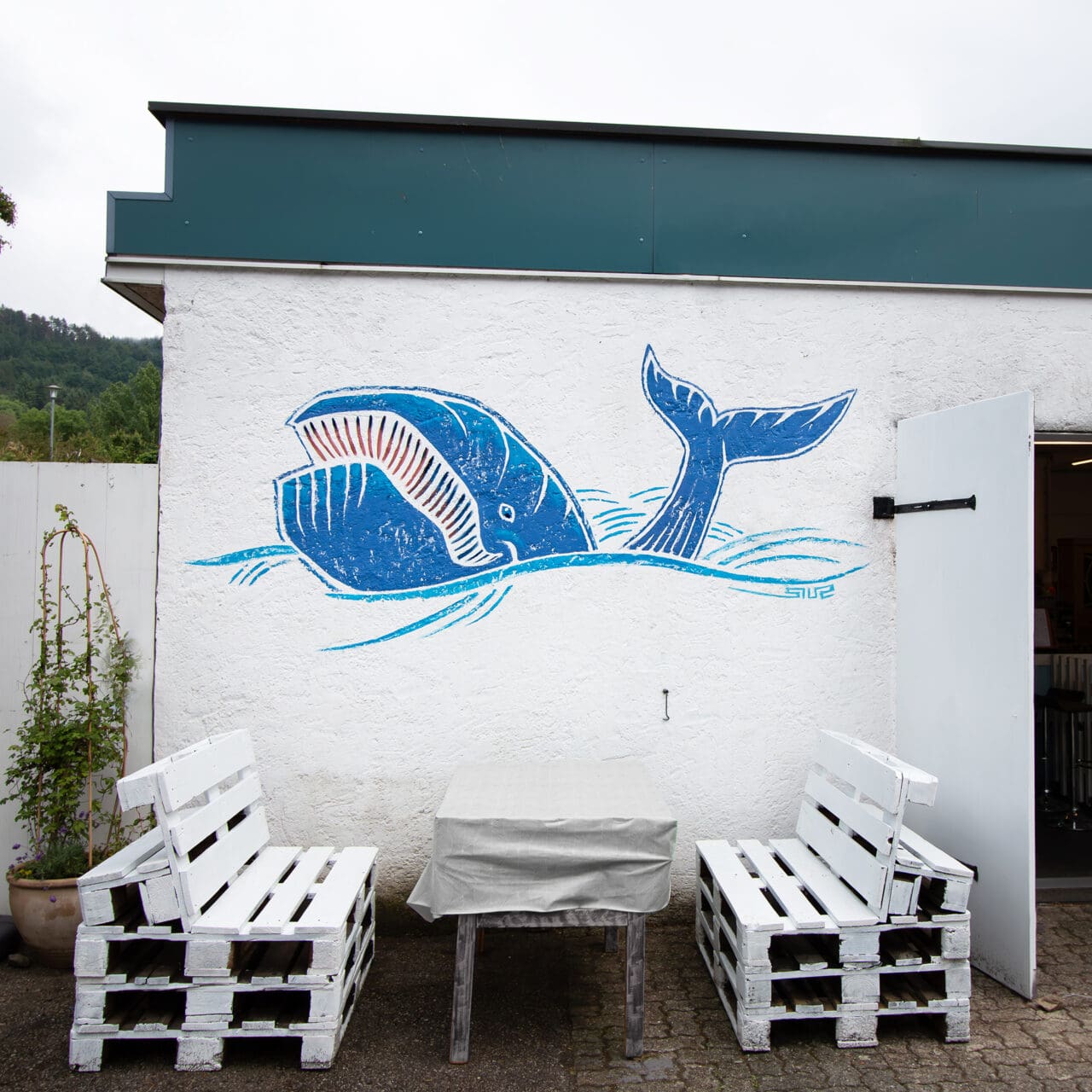 Streetart Whale
