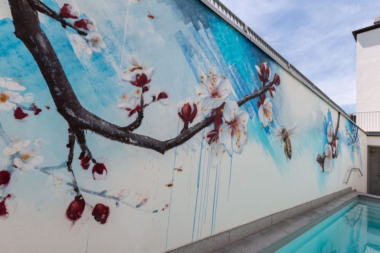 Marillenblüte Graffiti Innenhof