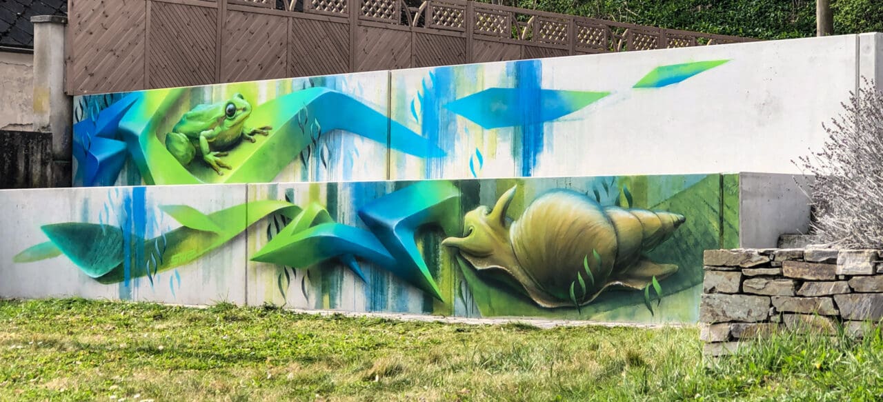 Frosch Kunstwerk für Stützmauer